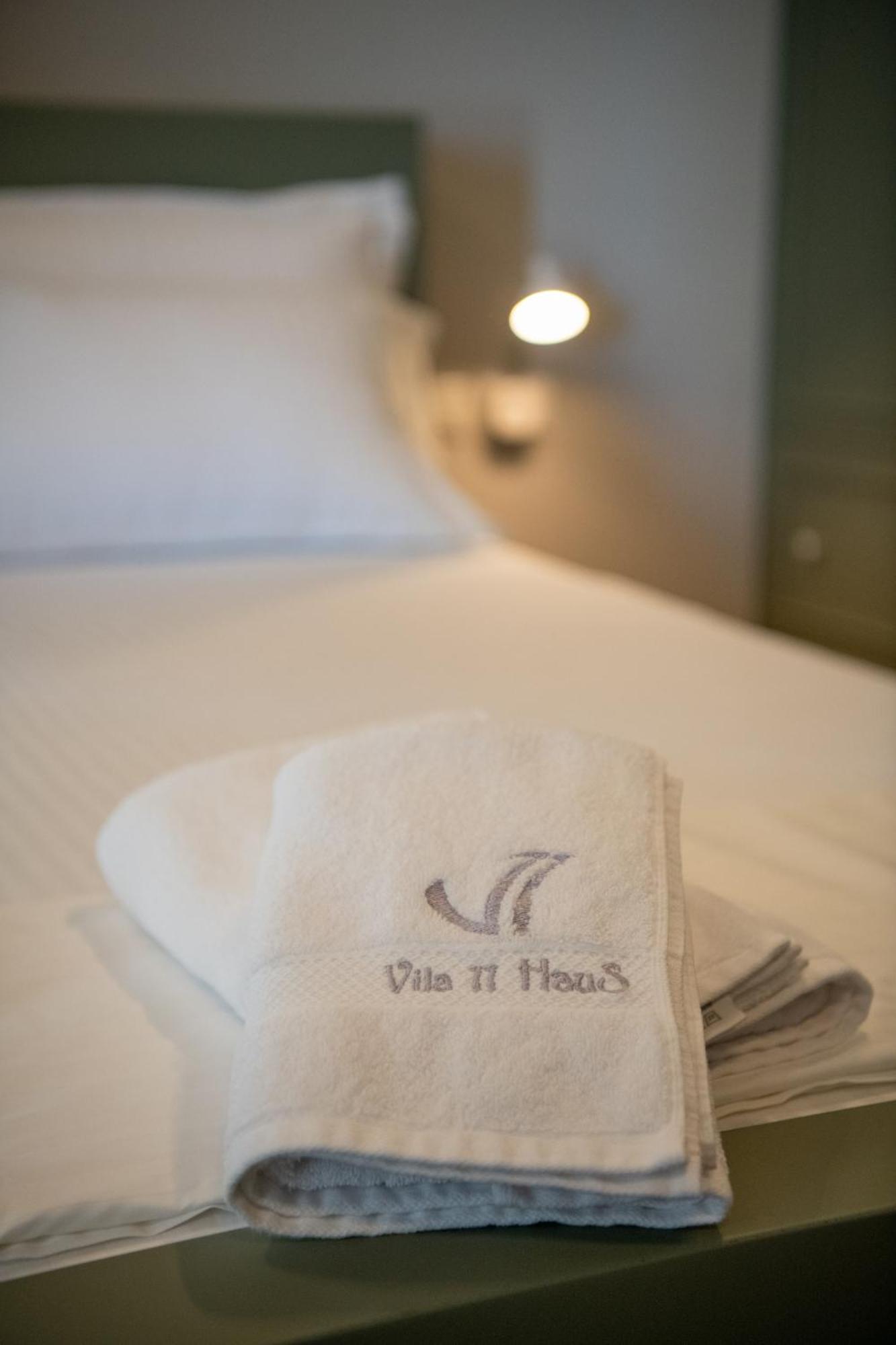 Hotel Vila 11 Драч Екстериор снимка