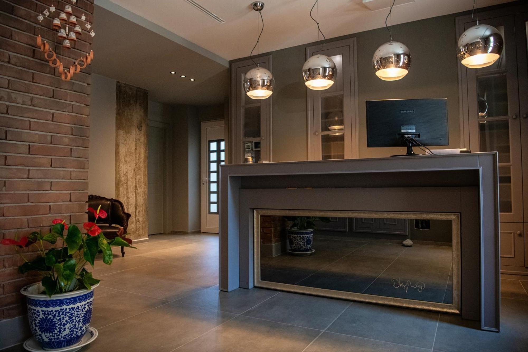 Hotel Vila 11 Драч Екстериор снимка