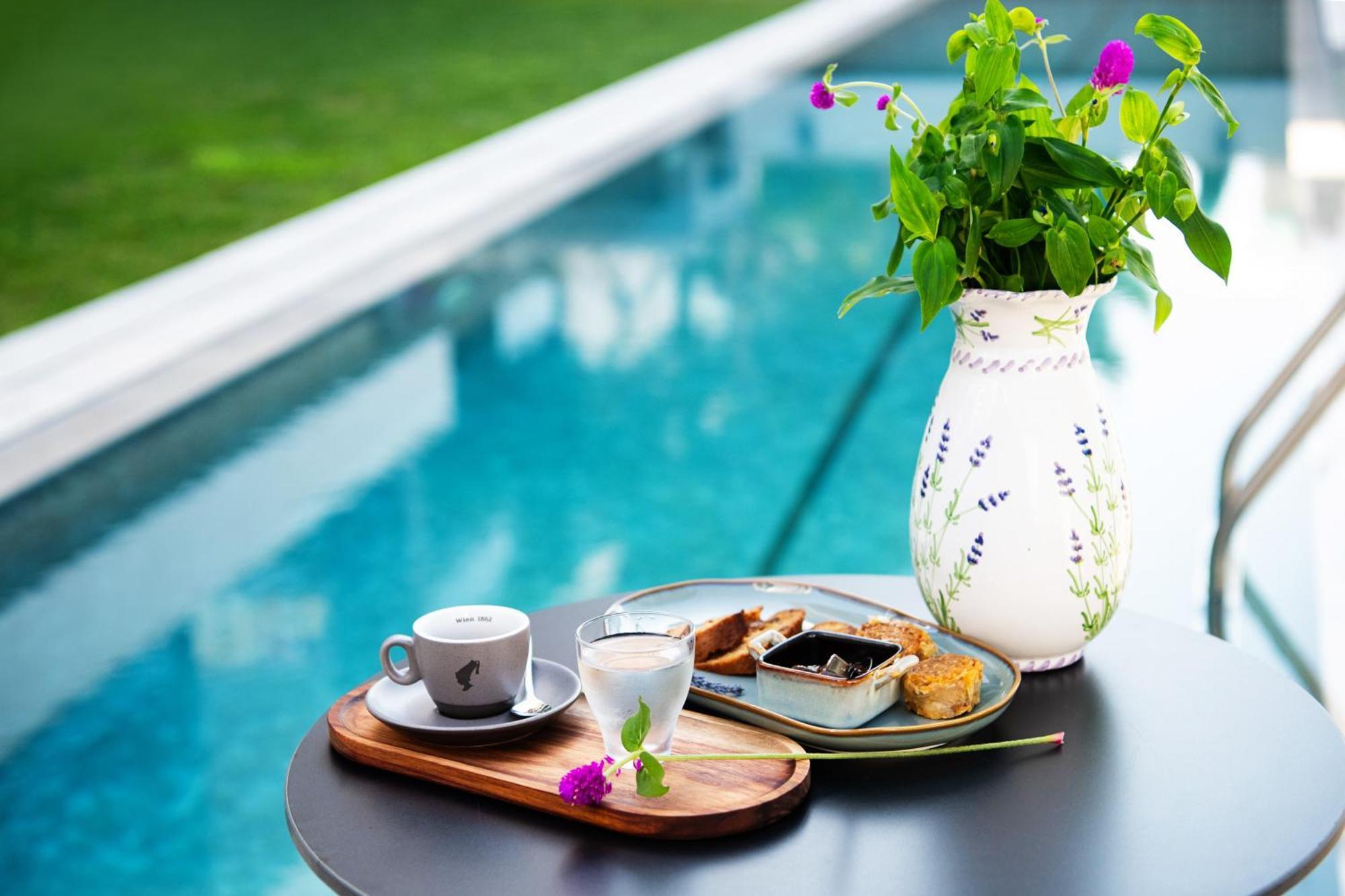 Hotel Vila 11 Драч Екстериор снимка
