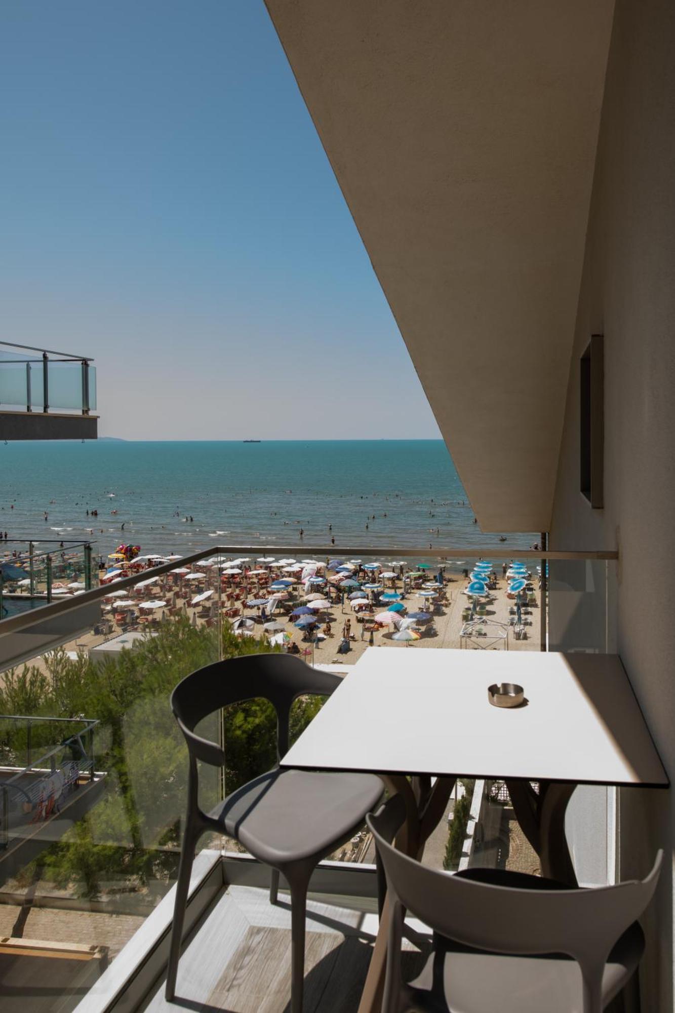 Hotel Vila 11 Драч Екстериор снимка