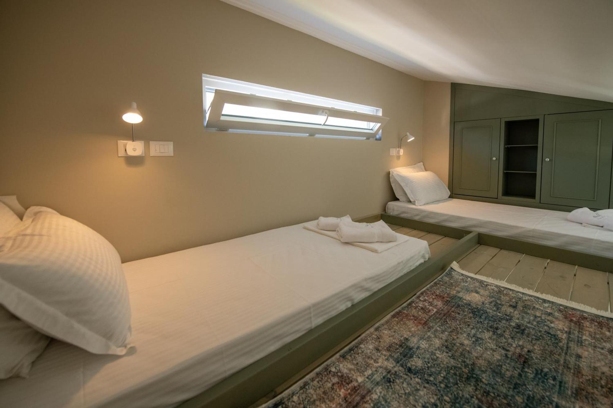 Hotel Vila 11 Драч Екстериор снимка
