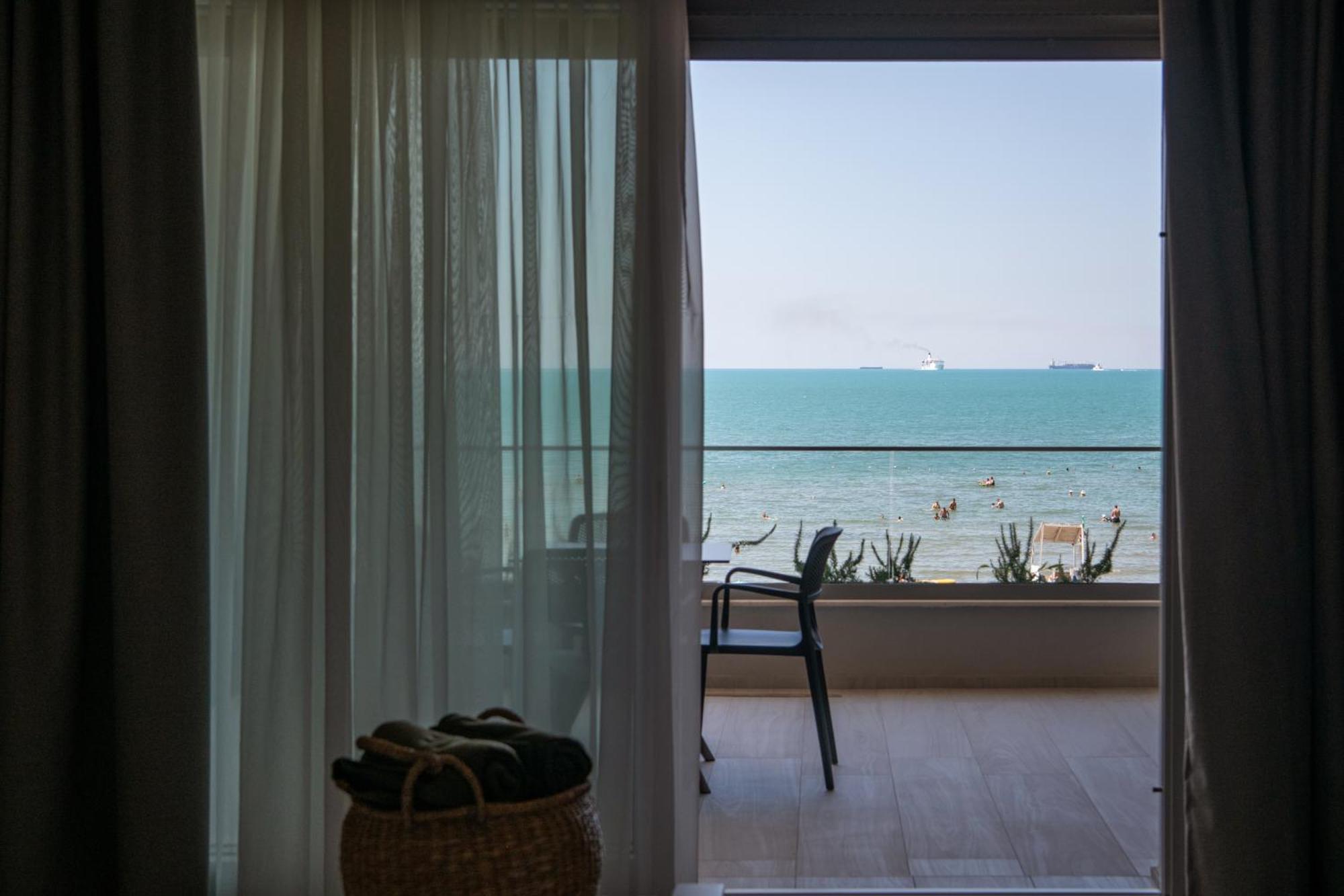 Hotel Vila 11 Драч Екстериор снимка