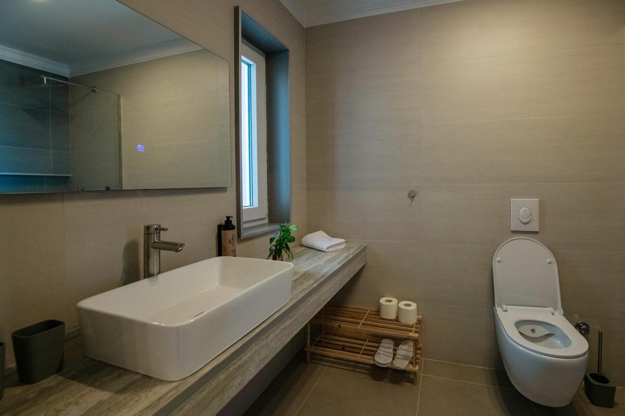 Hotel Vila 11 Драч Екстериор снимка